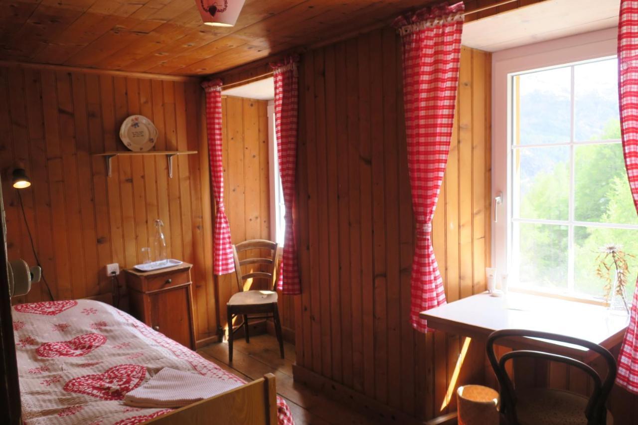 Edelweiss Mountain Guest House - 1 Hour Hike Up From Zermatt Station - On Hiking Trail - No Transport エクステリア 写真