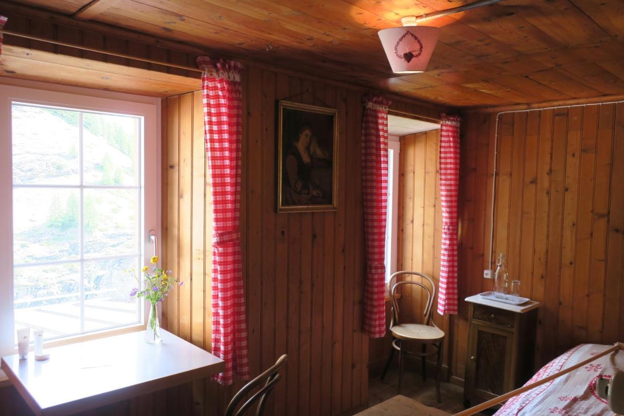 Edelweiss Mountain Guest House - 1 Hour Hike Up From Zermatt Station - On Hiking Trail - No Transport エクステリア 写真
